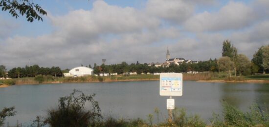 Terrain à bâtir à Le Louroux-Béconnais, Pays de la Loire
